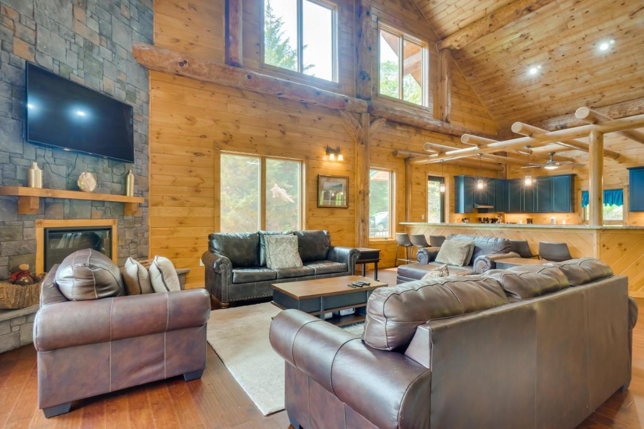 Holiday home Vacation With Private Hot Tub! *