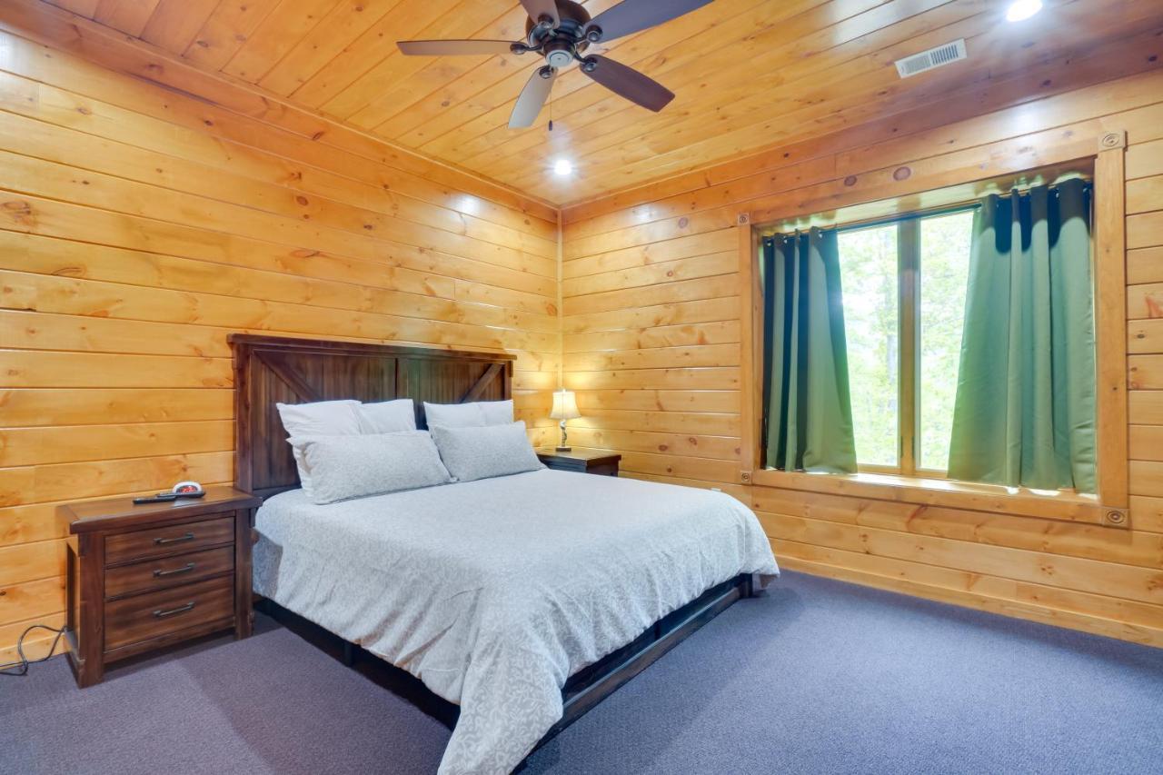 Vacation With Private Hot Tub! Holiday home *