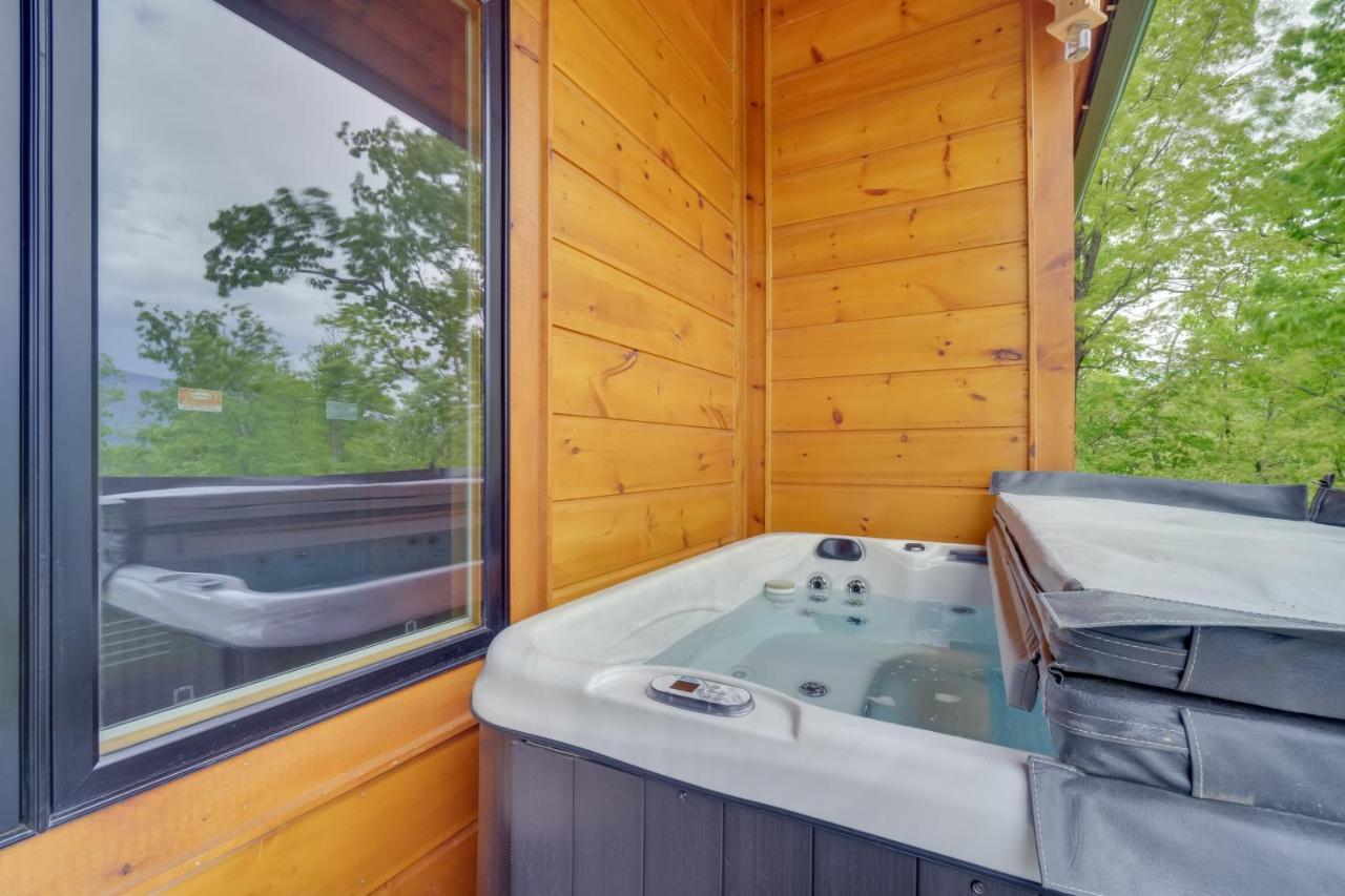 Vacation With Private Hot Tub! * Gatlinburg