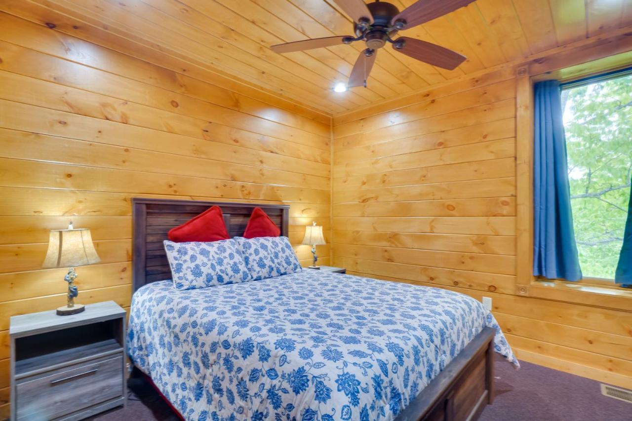 Vacation With Private Hot Tub! Holiday home Gatlinburg