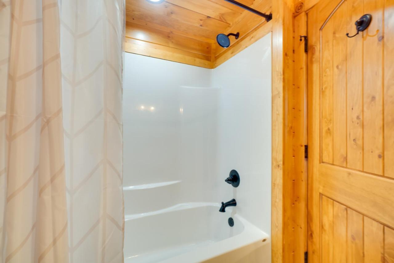 Vacation With Private Hot Tub! * Gatlinburg
