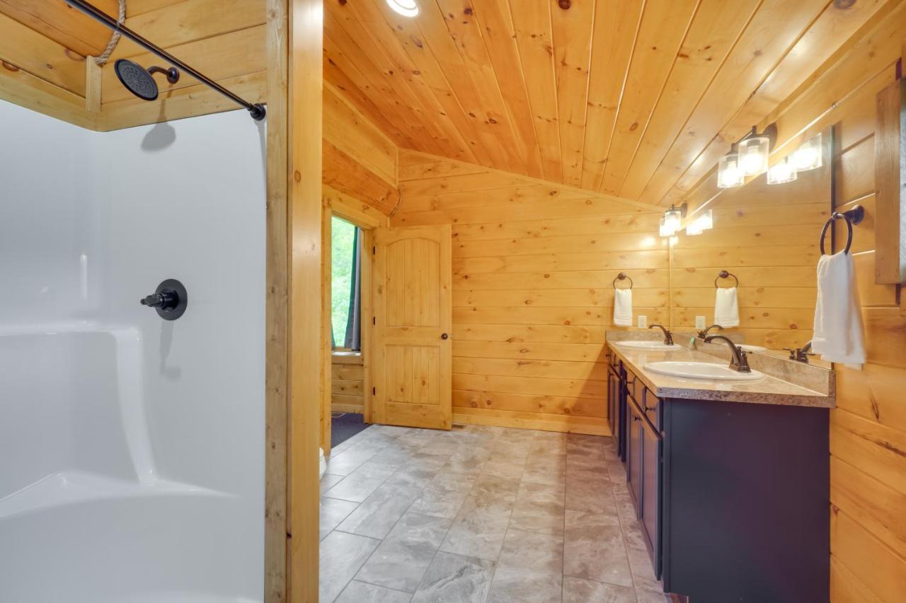 Vacation With Private Hot Tub! Holiday home *