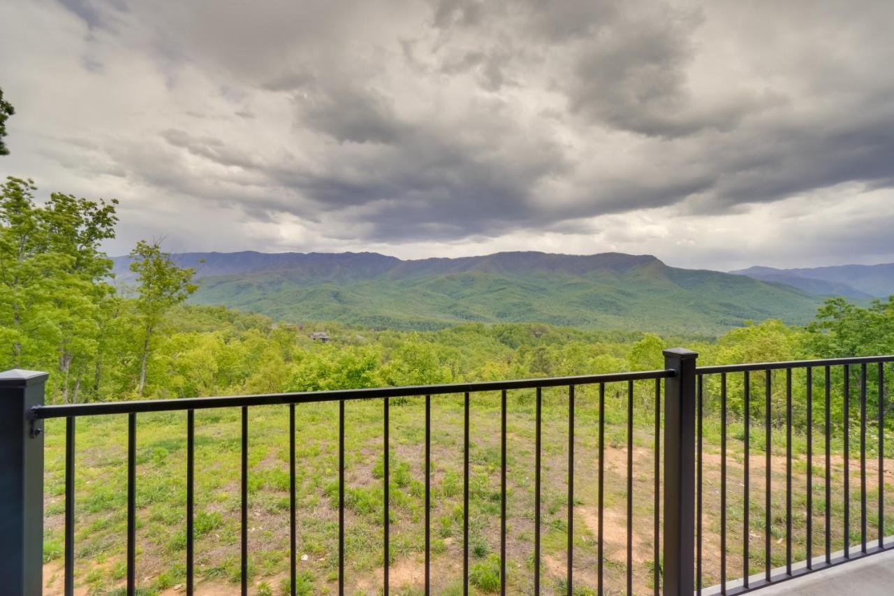 Vacation With Private Hot Tub! Holiday home *
