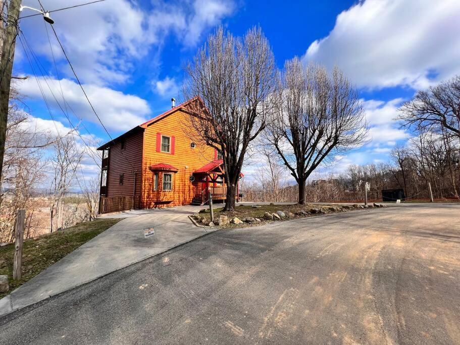 * *luxury 4 Bdrms, Views, Theater, Arcade, Firepit Holiday home