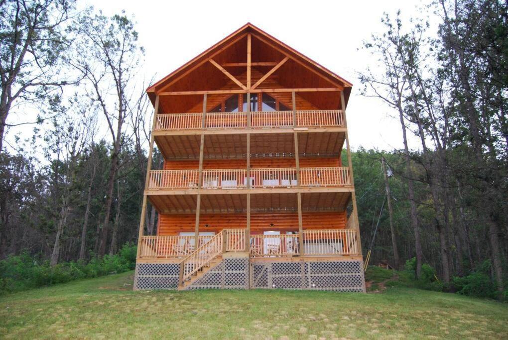 Holiday home * *luxury 4 Bdrms, Views, Theater, Arcade, Firepit Gatlinburg