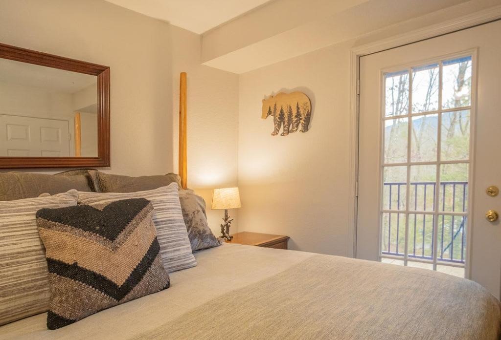 Holiday home Sasquatch A Sleeps 12 *