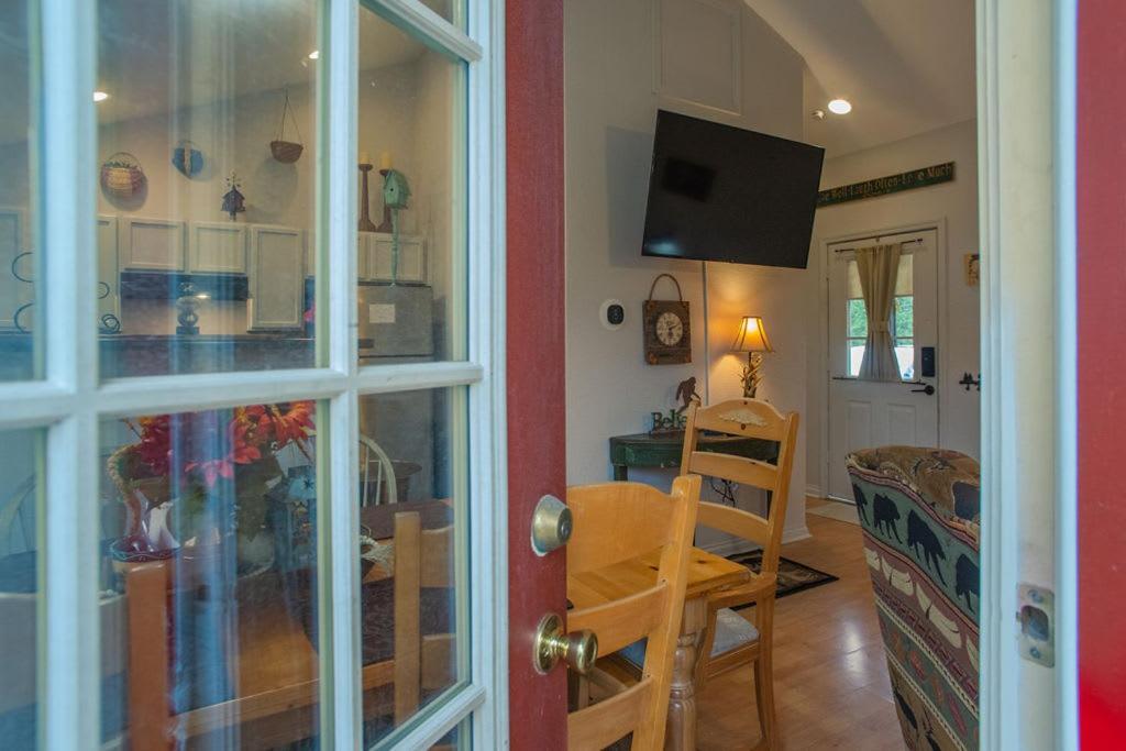 Holiday home Sasquatch A Sleeps 12 *