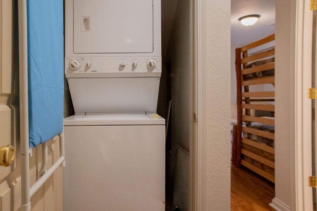 Holiday home Sasquatch A Sleeps 12 *