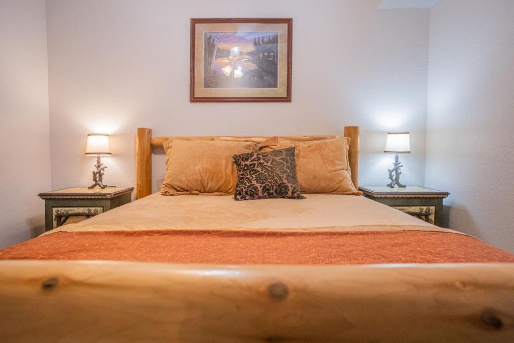 Sasquatch A Sleeps 12 Holiday home Gatlinburg