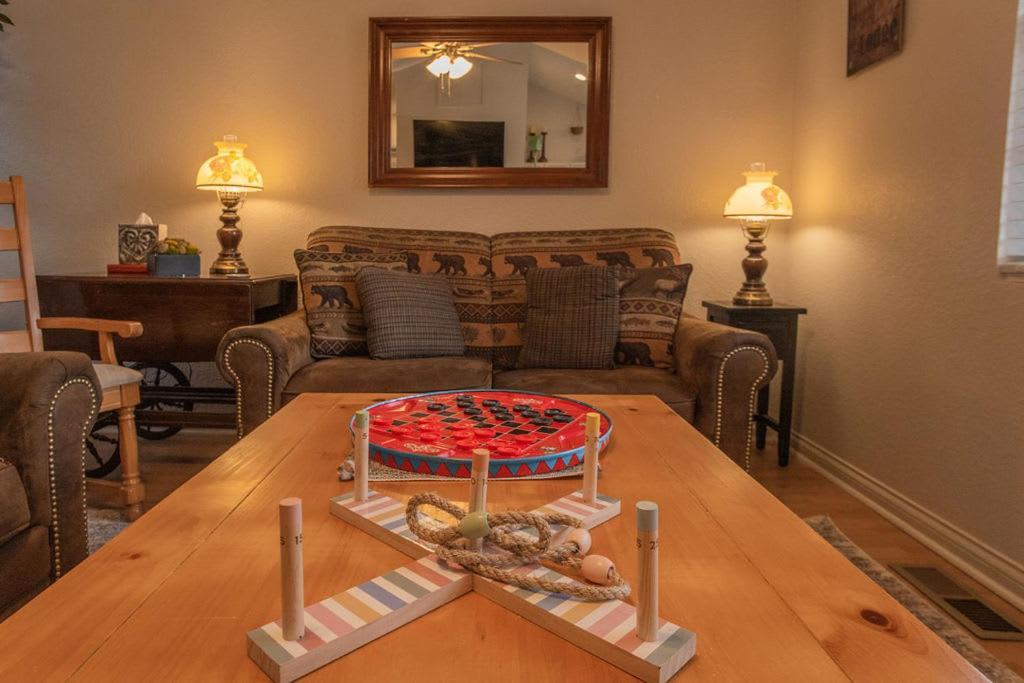 Holiday home Sasquatch A Sleeps 12