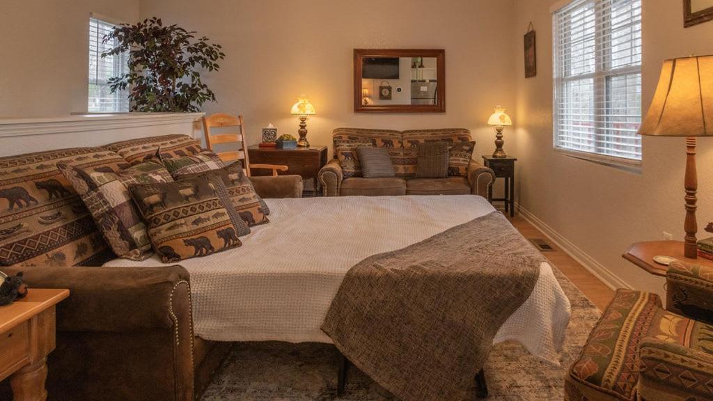 Holiday home Sasquatch A Sleeps 12 *