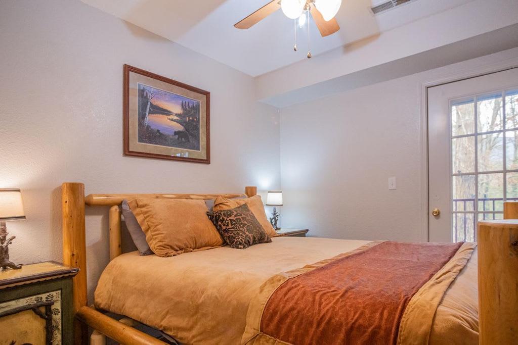 Sasquatch A Sleeps 12 * Gatlinburg