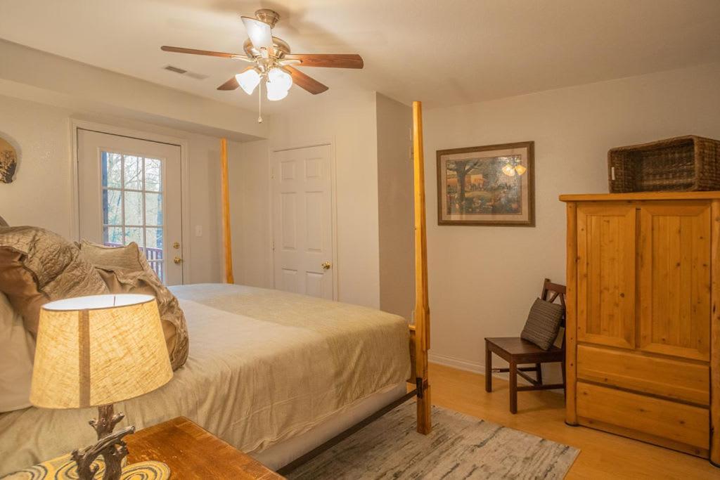 Holiday home Sasquatch A Sleeps 12 *