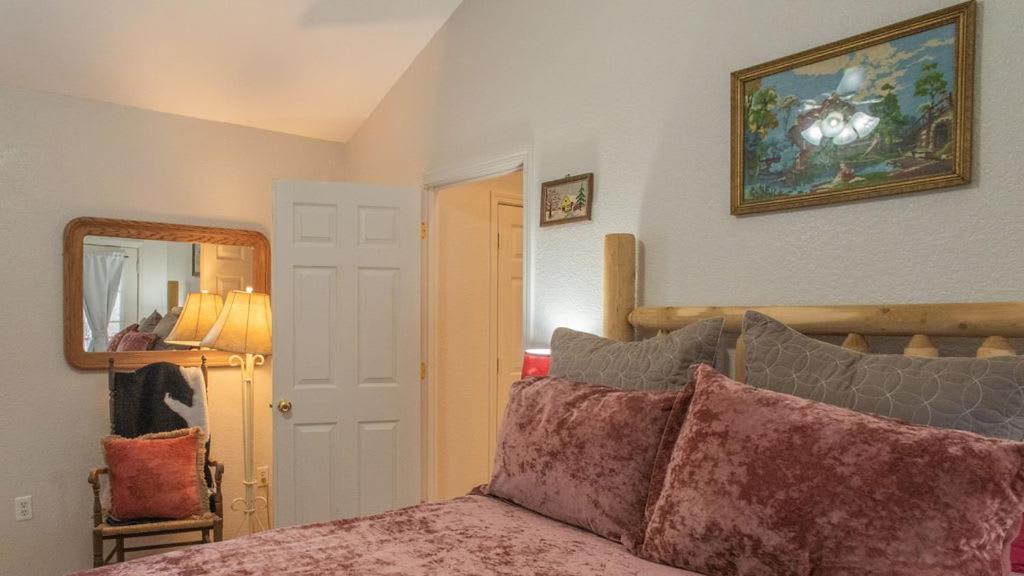 Sasquatch A Sleeps 12 Holiday home