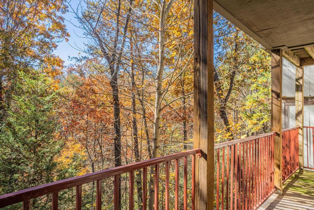 Sasquatch A Sleeps 12 * Gatlinburg