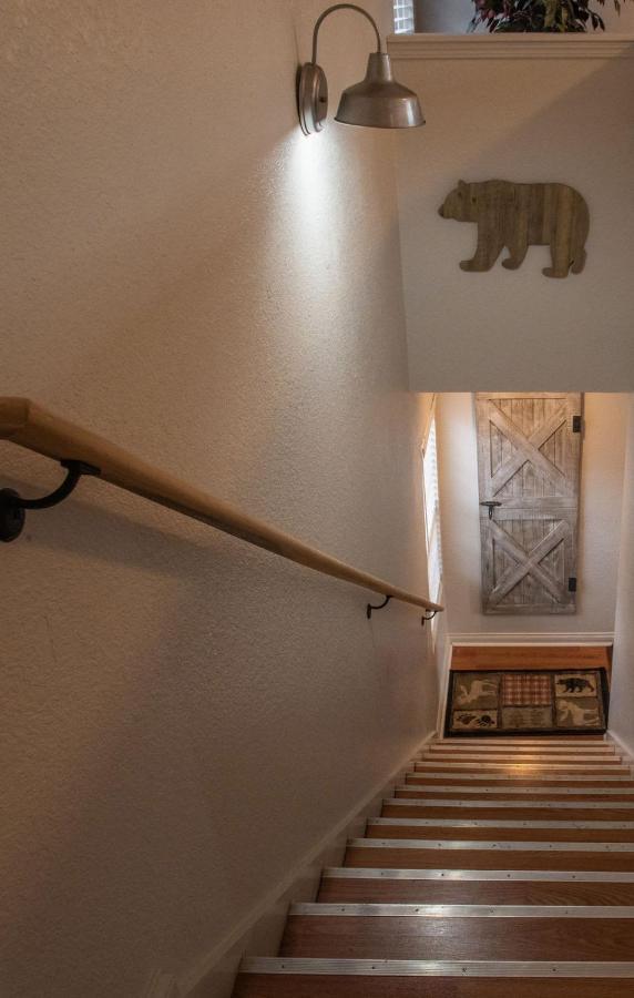 Sasquatch A Sleeps 12 Holiday home