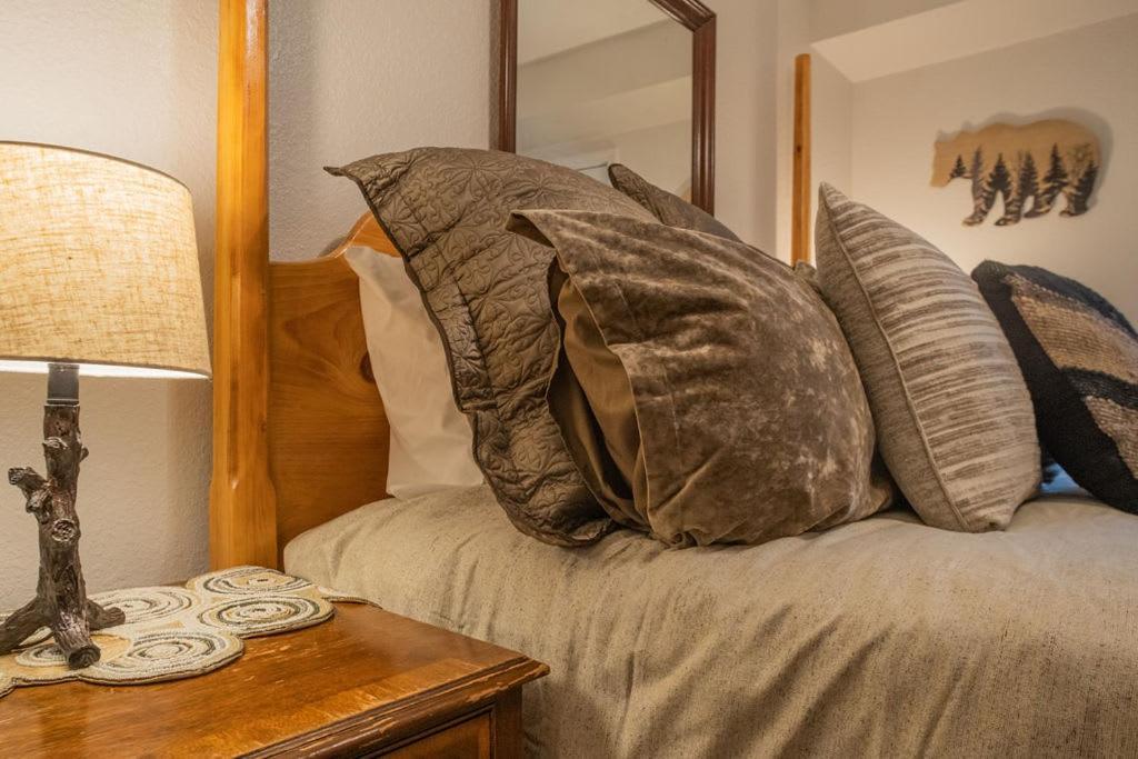 Holiday home Sasquatch A Sleeps 12 *