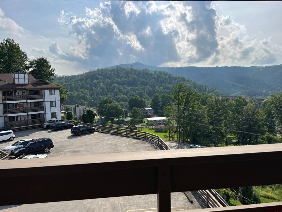 & Mountain View 5 Mins From Downtown Apartment *