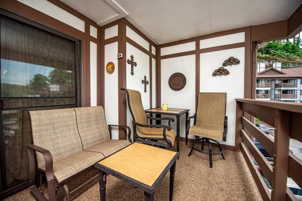 Apartment & Mountain View 5 Mins From Downtown