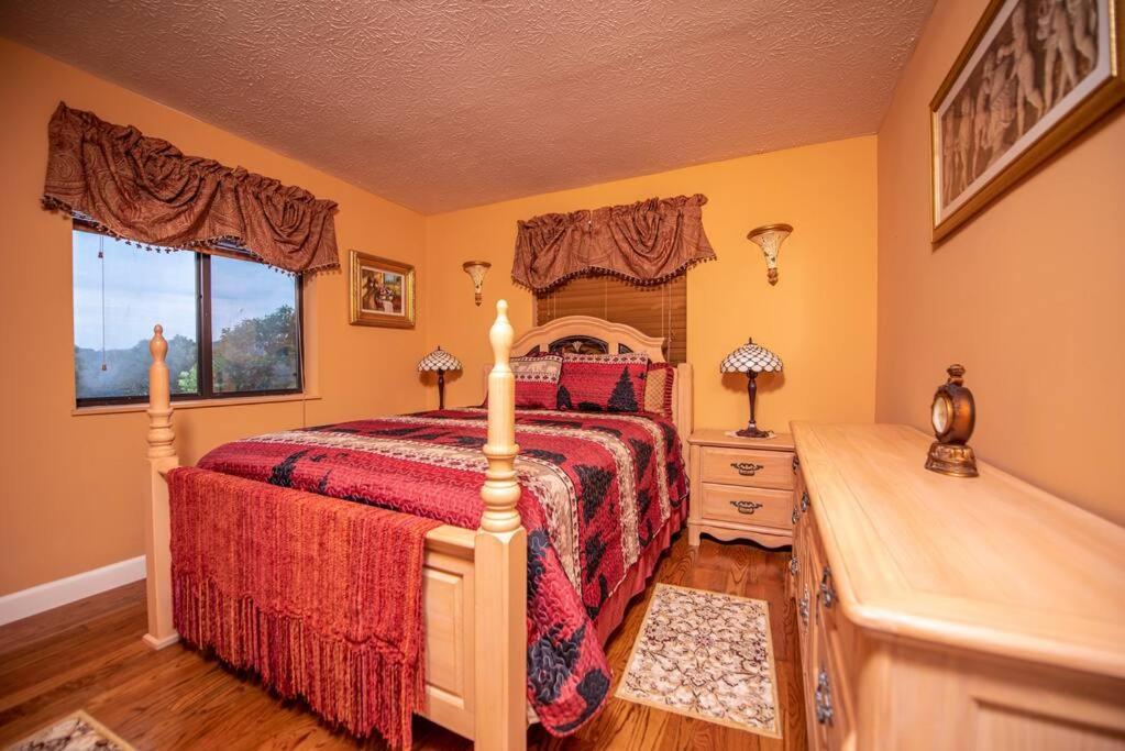 Apartment & Mountain View 5 Mins From Downtown *