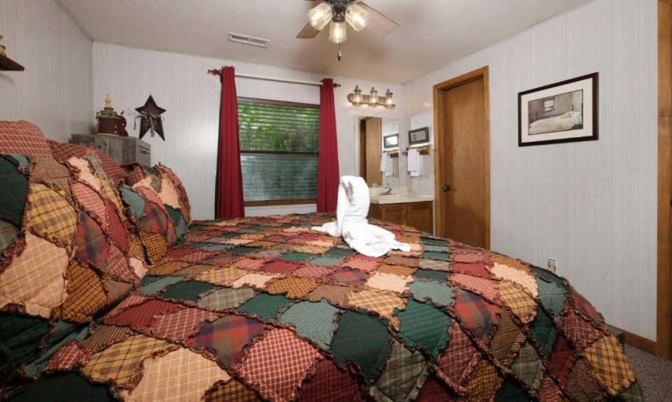 Holiday home A Tram View Scenic Mountain Views And The Historic Cable Tram Pass By *