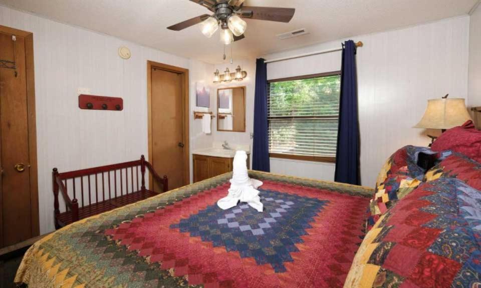 Holiday home A Tram View Scenic Mountain Views And The Historic Cable Tram Pass By Gatlinburg