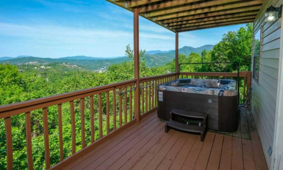 Holiday home A Tram View Scenic Mountain Views And The Historic Cable Tram Pass By