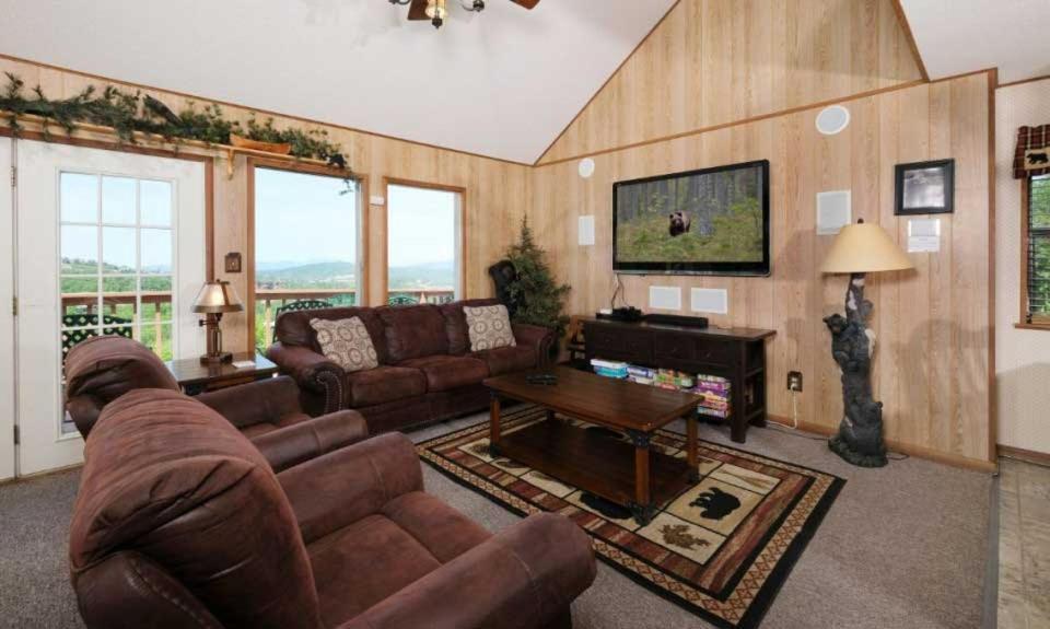 A Tram View Scenic Mountain Views And The Historic Cable Tram Pass By Holiday home *