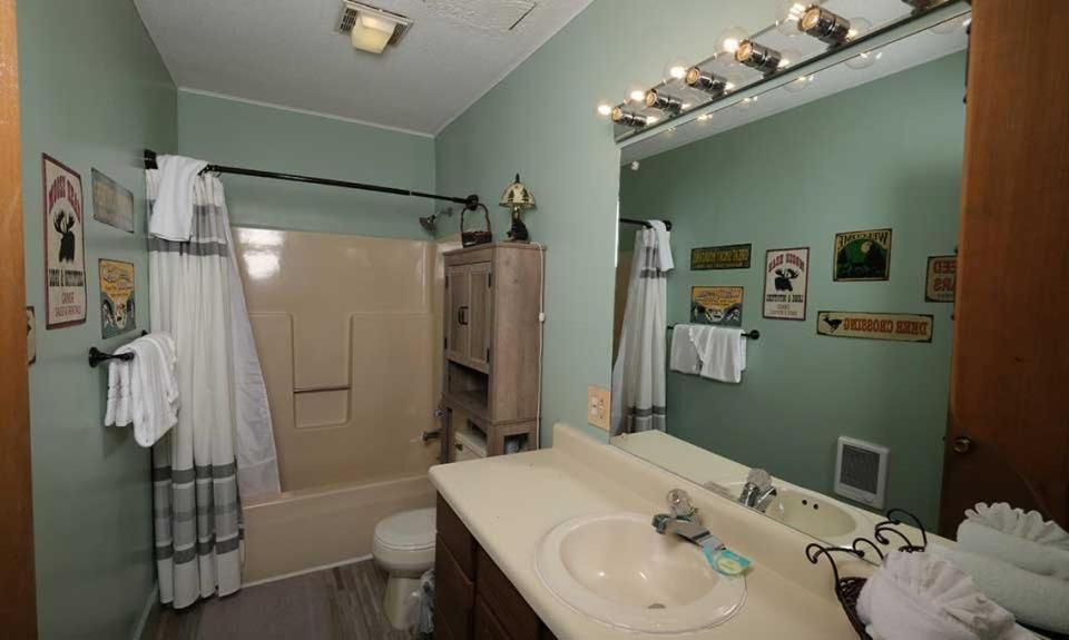 A Tram View Scenic Mountain Views And The Historic Cable Tram Pass By Holiday home *