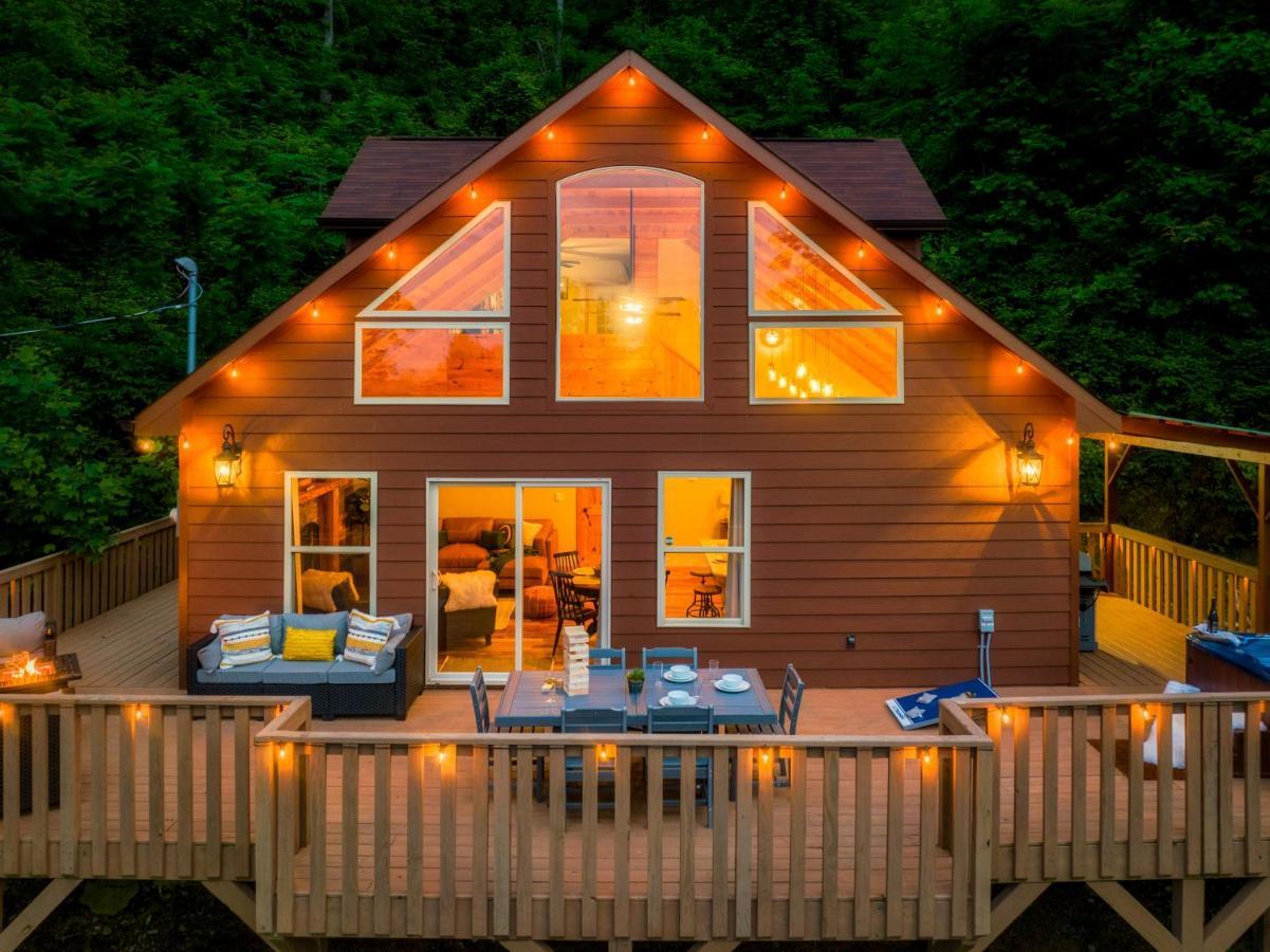 Mountainside - New Luxury Cabin-fire Table-hot Tub-3 Pools-ps5-bears *