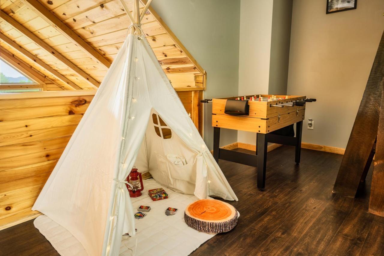 Chalet Mountainside - New Luxury Cabin-fire Table-hot Tub-3 Pools-ps5-bears *