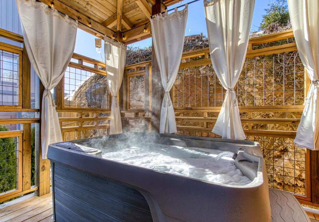 Moonshiners Hideout Hot Tub Game Pool Gatlinburg
