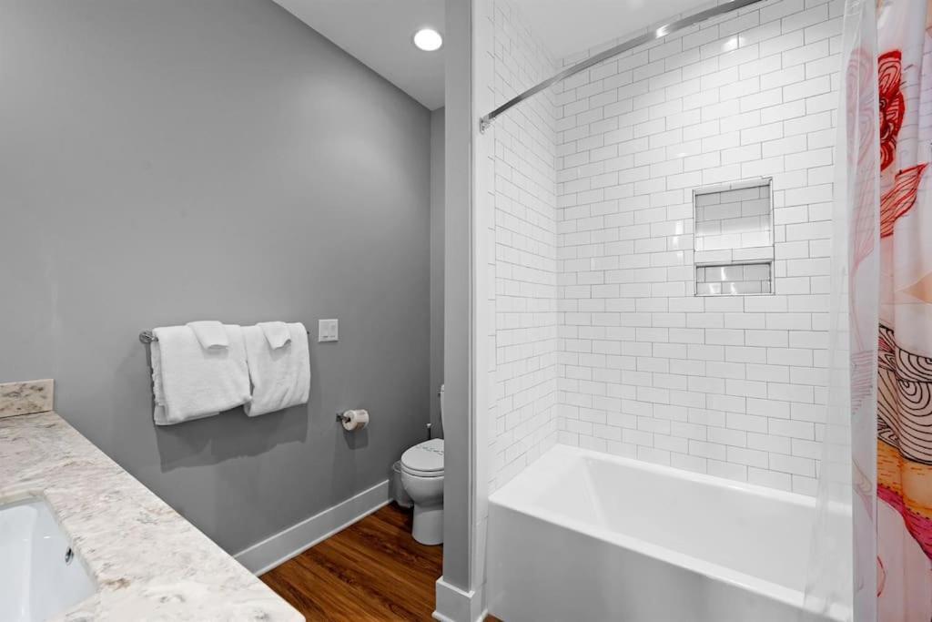 Modern Near Smoky Mountain National Park Villa *