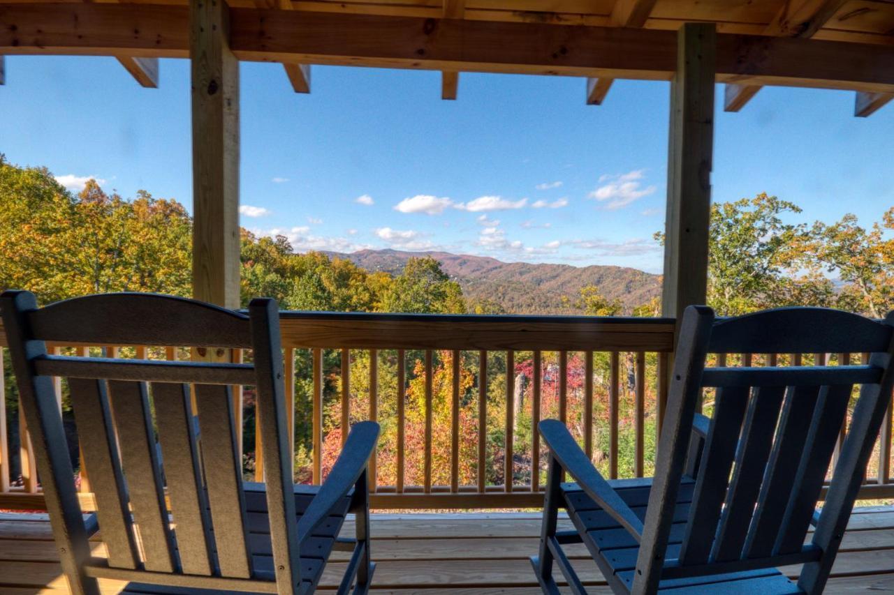 The Homestead And The Shed * Gatlinburg