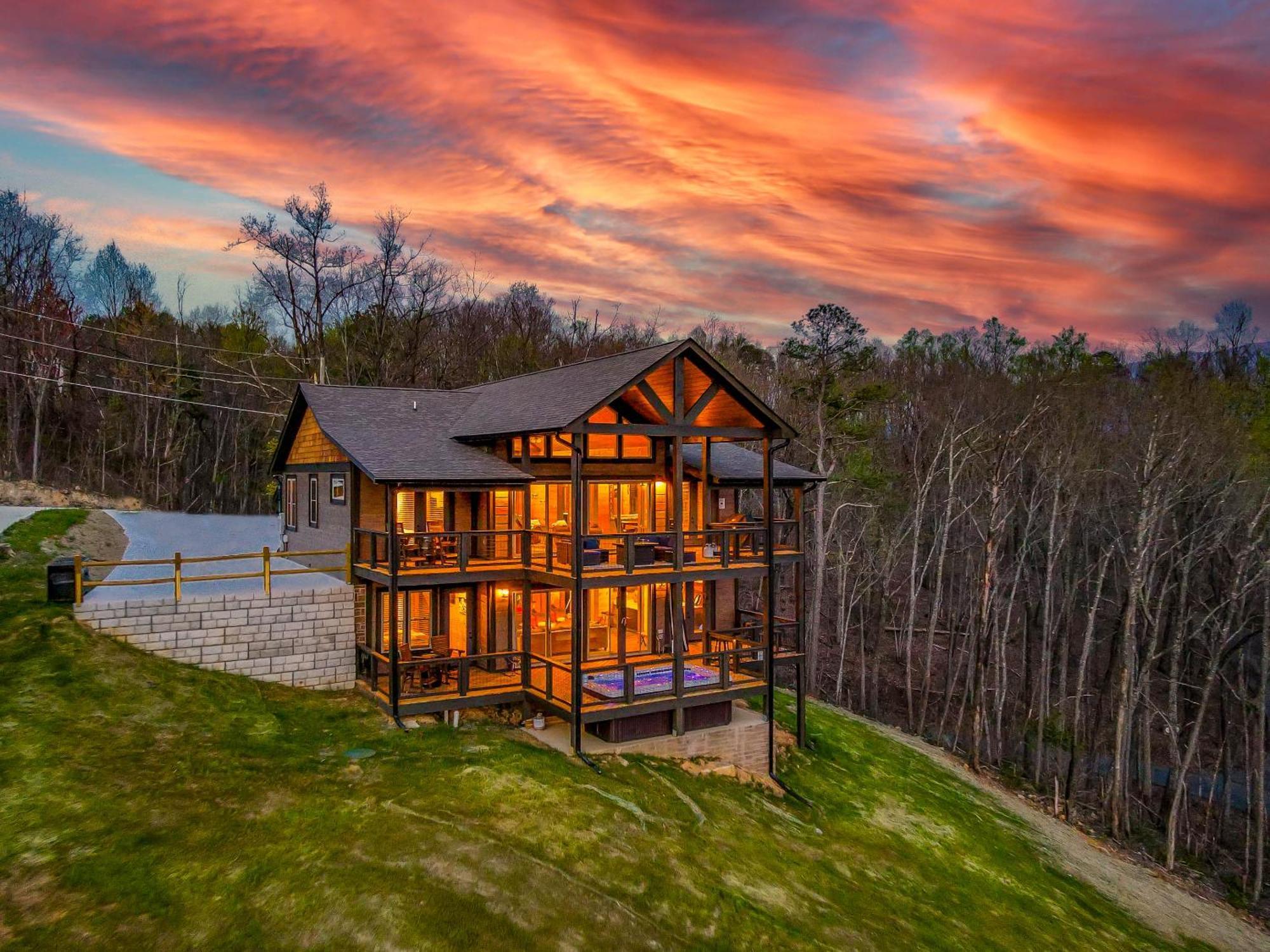 Pine Paradise * Gatlinburg