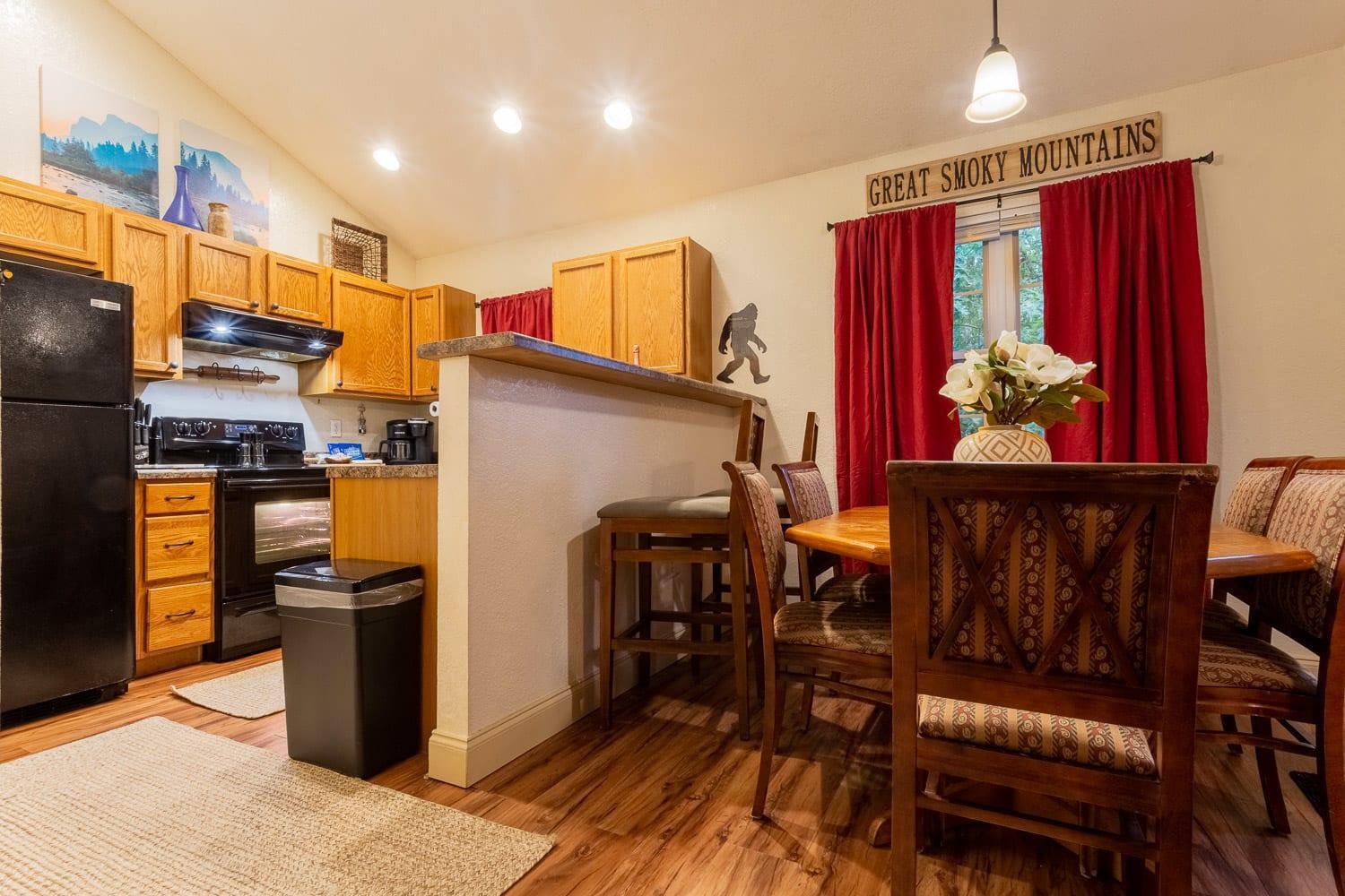 Sasquatch Cde Sleeps 35 Gatlinburg