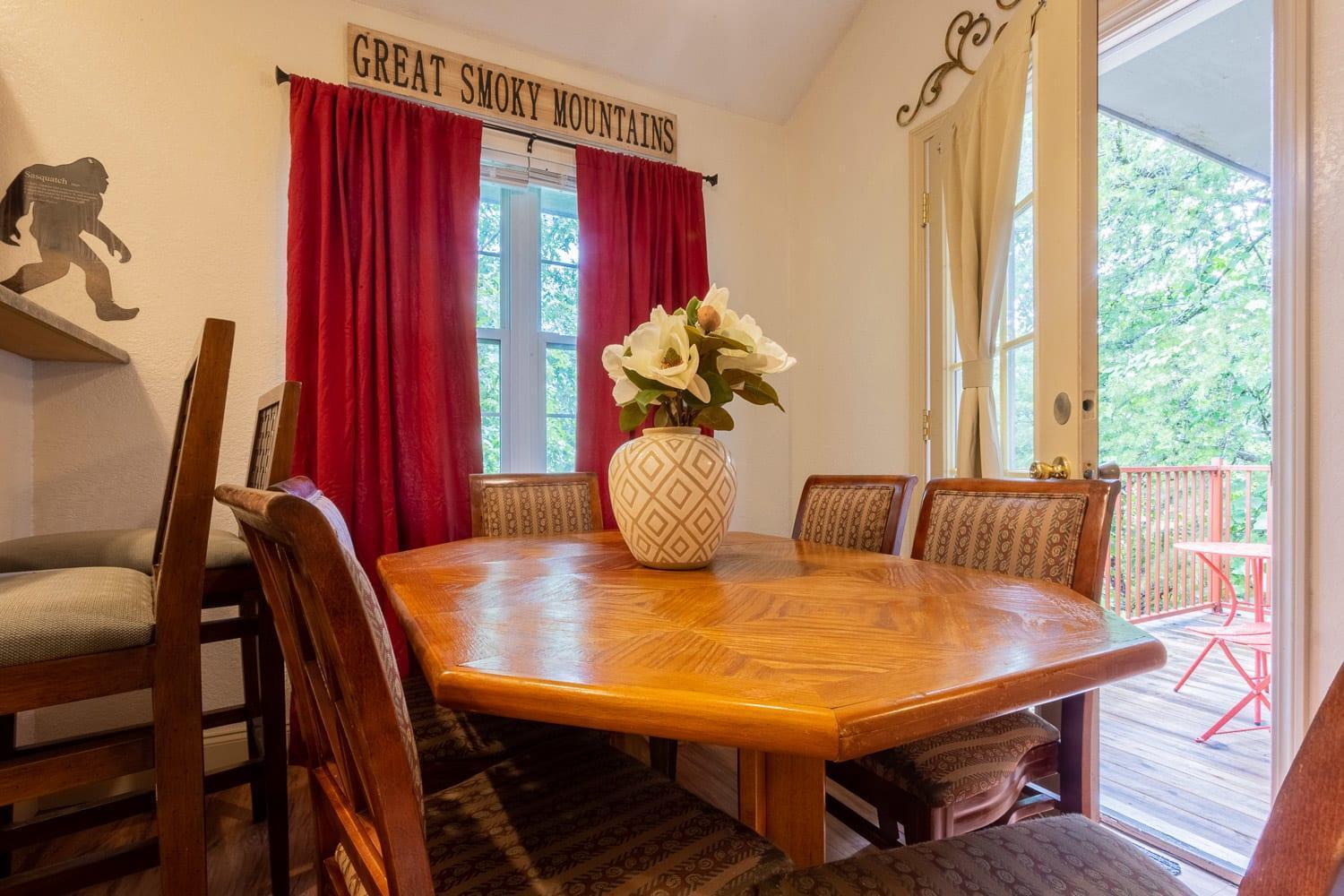 Sasquatch Cde Sleeps 35 Gatlinburg