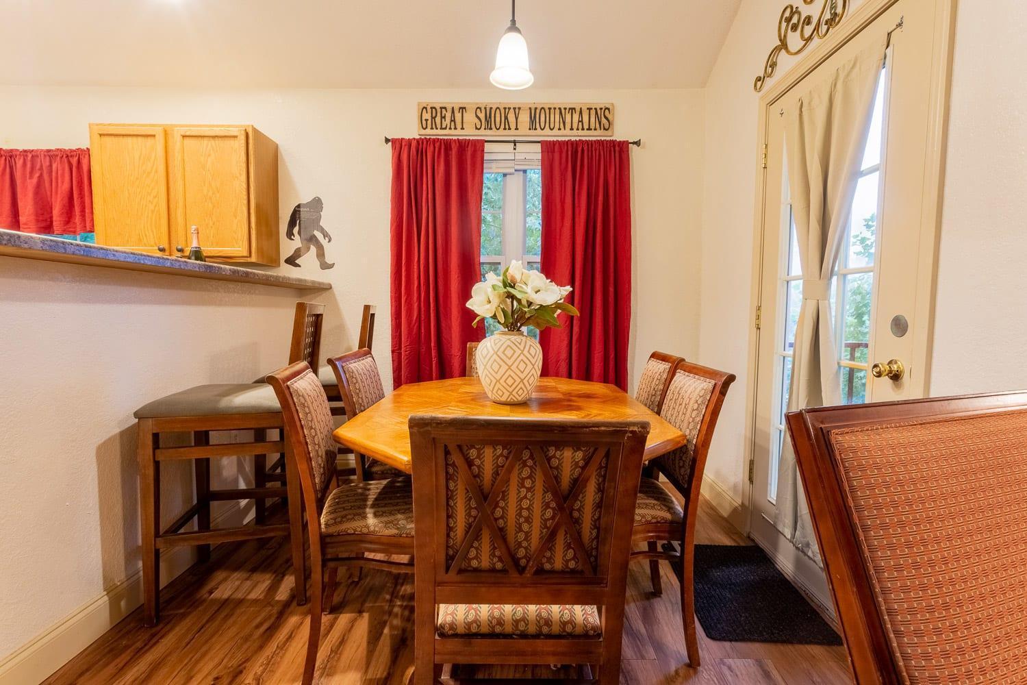 Sasquatch Cde Sleeps 35 *