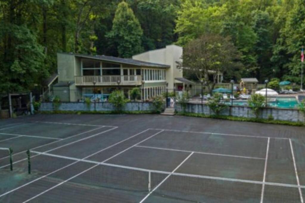 Chalet Mountain Springs Gatlinburg
