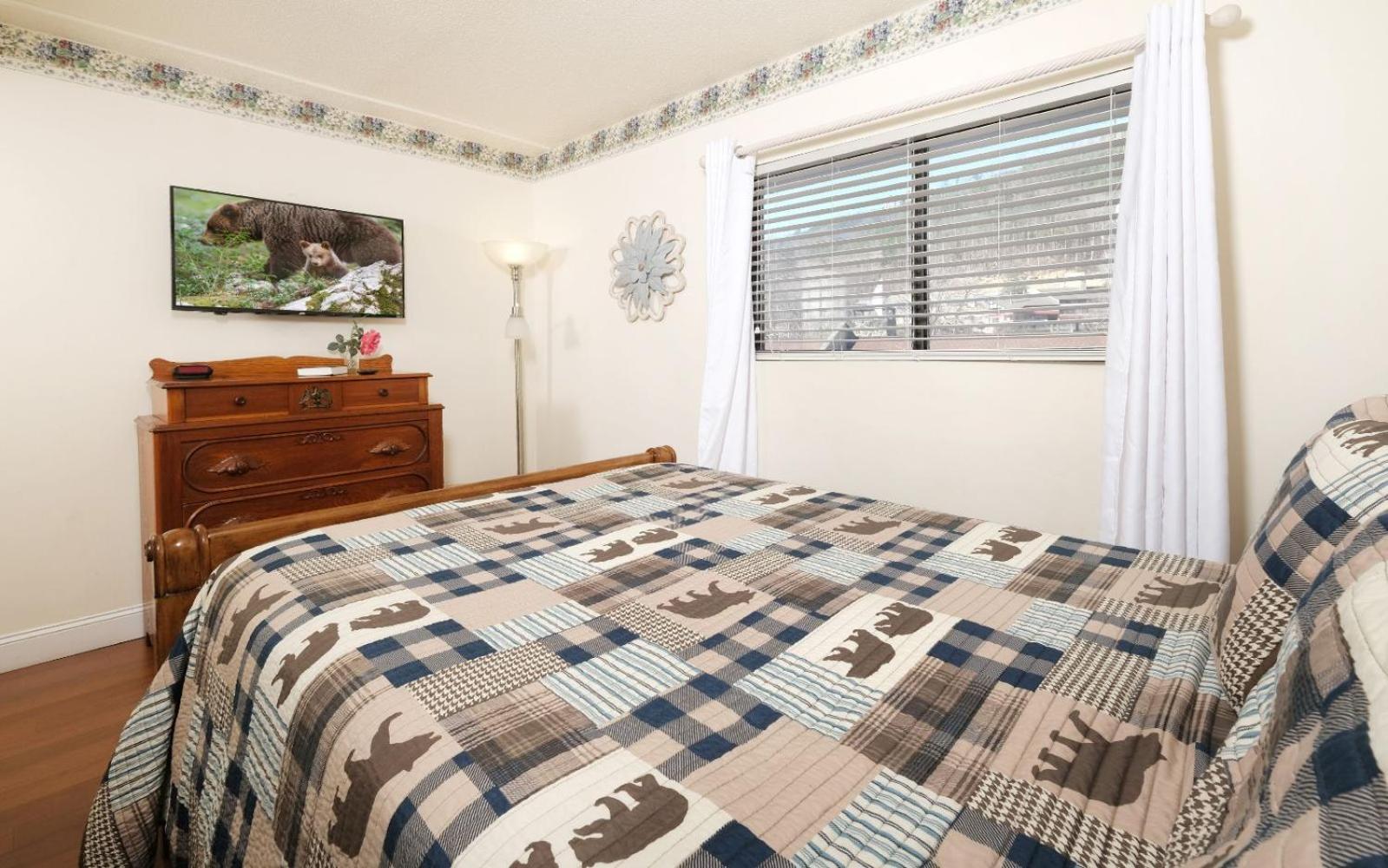 Oak Square 305 Apartment *
