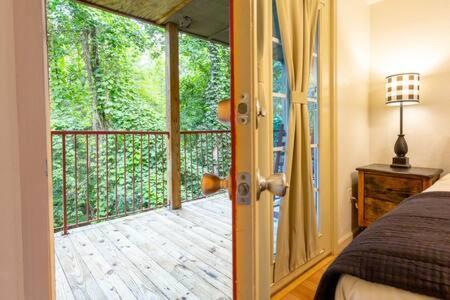 G Sasquatch Sleeps 13 Holiday home Gatlinburg