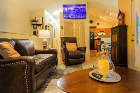 G Sasquatch Sleeps 13 Holiday home Gatlinburg