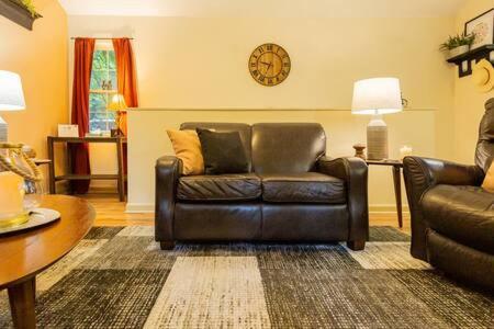 Holiday home G Sasquatch Sleeps 13 *