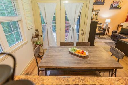 G Sasquatch Sleeps 13 * Gatlinburg