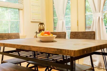 Holiday home G Sasquatch Sleeps 13 *