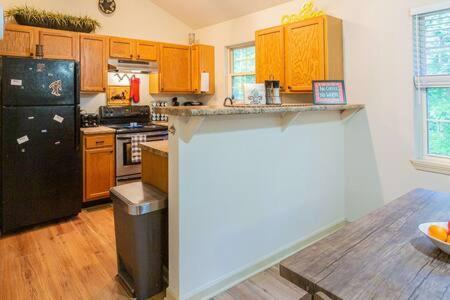 G Sasquatch Sleeps 13 Holiday home Gatlinburg