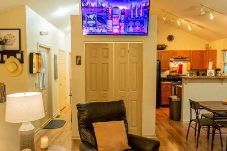 Holiday home G Sasquatch Sleeps 13 Gatlinburg