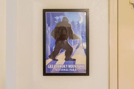 G Sasquatch Sleeps 13 Gatlinburg