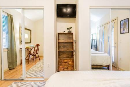 G Sasquatch Sleeps 13 Holiday home