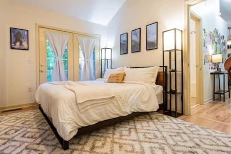 Holiday home G Sasquatch Sleeps 13 *